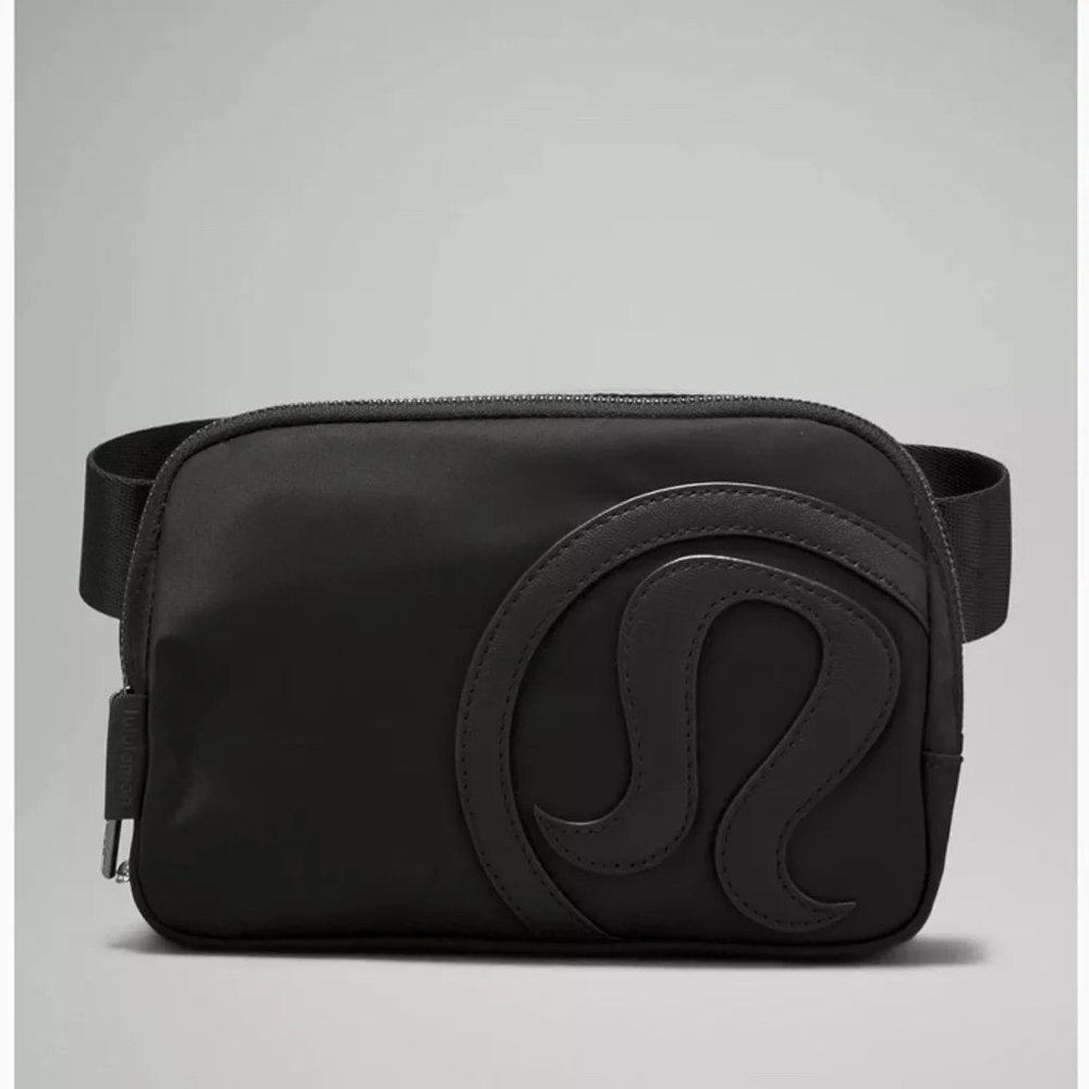 Lululemon Everywhere Belt Bag